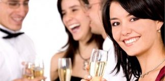 “Tuyệt chiêu” tiệc tùng giáng sinh thả ga mà không lo tăng cân