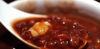 nhung-mon-an-chua-tac-tia-sua-hieu-qua-com-nep-dau-do