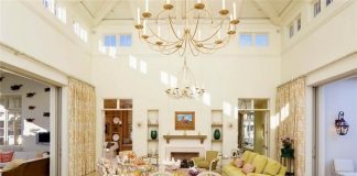 15 phòng khách đẹp với đèn chùm thắp nến 1