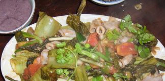 cách làm lòng xào dưa chua 1