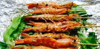 Tôm xiên nướng bơ tỏi thơm lừng