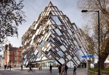 Ấn tượng với tòa nhà kim cương tại trường đại học nước Anh