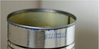 Trồng rau thơm ở bàn bếp, cần dùng thì cắt!