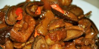 Thịt kho trám béo ngậy bữa cơm trưa ngày lạnh - 1