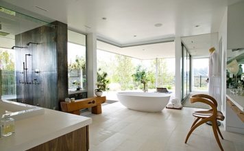 Ấn tượng với những mẫu phòng tắm có tường cũng như không