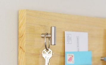 Mách bạn cách tận dụng tay cầm và núm cửa cũ thật sáng tạo