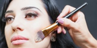 5 lỗi 'kinh điển' nhất bạn thường mắc phải khi dùng phấn lót