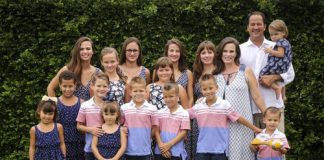 Gặp mẹ 15 con mà vẫn xinh đẹp, nhàn tênh - 1