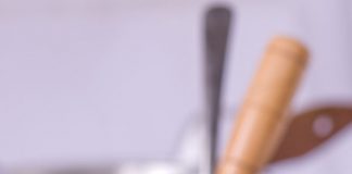 Vài phút có ngay trứng sốt cay cho bữa sáng đầy đủ dinh dưỡng