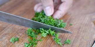 Cuối tuần đổi vị làm tôm luộc sốt cocktail