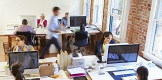 Ngồi làm việc quá 46 tiếng mỗi tuần làm tăng nguy cơ mắc bệnh tim mạch