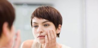 trị mụn bằng gia vị 