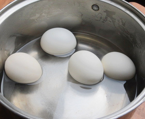 Thịt kho trứng đơn giản mà đưa cơm - 5
