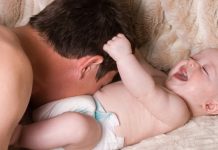 Cuộc sống “đảo lộn” đến chóng mặt của bố khi có con Cuộc sống 'đảo lộn' đến chóng mặt của bố khi có con