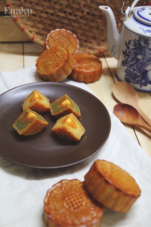 Bánh nướng nhân đậu xanh cho mùa trung thu tới gần