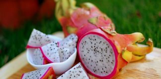 thanh long trị mụn 