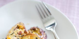 Cách làm khoai lang bọc đường bé nào cũng mê