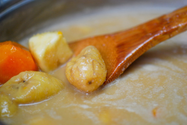 Chè chuối khoai lang - món ăn vặt nổi tiếng của Indonesia