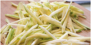 Làm bánh tráng trộn chỉ trong 8 phút