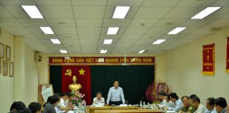 Thứ trưởng Bộ Giao thông vận tải Nguyễn Nhật làm việc với Cảng hàng không quốc tế Tân Sơn Nhất về việc cải thiện chất lượng dịch vụ