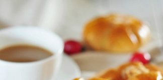 Cùng làm bánh mì khoai lang nhâm nhi buổi sáng 