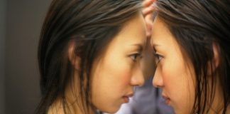 Gái trẻ bế tắc khi bị Sở Khanh 