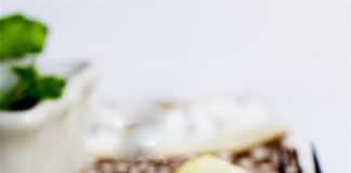 Tự làm trứng cuộn rong biển cho bữa trưa văn phòng thêm ngon