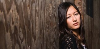 Ngã ngửa khi phát hiện bí mật kinh tởm đằng sau chiếc quần lót mặc ngược của chồng