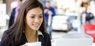 chăm sóc da khi ngồi máy tính 