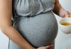 3 lý do bà bầu không nên uống trà khi mang thai