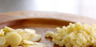 Cách làm sò huyết xào tỏi thơm lừng cho ông xã nhâm nhi