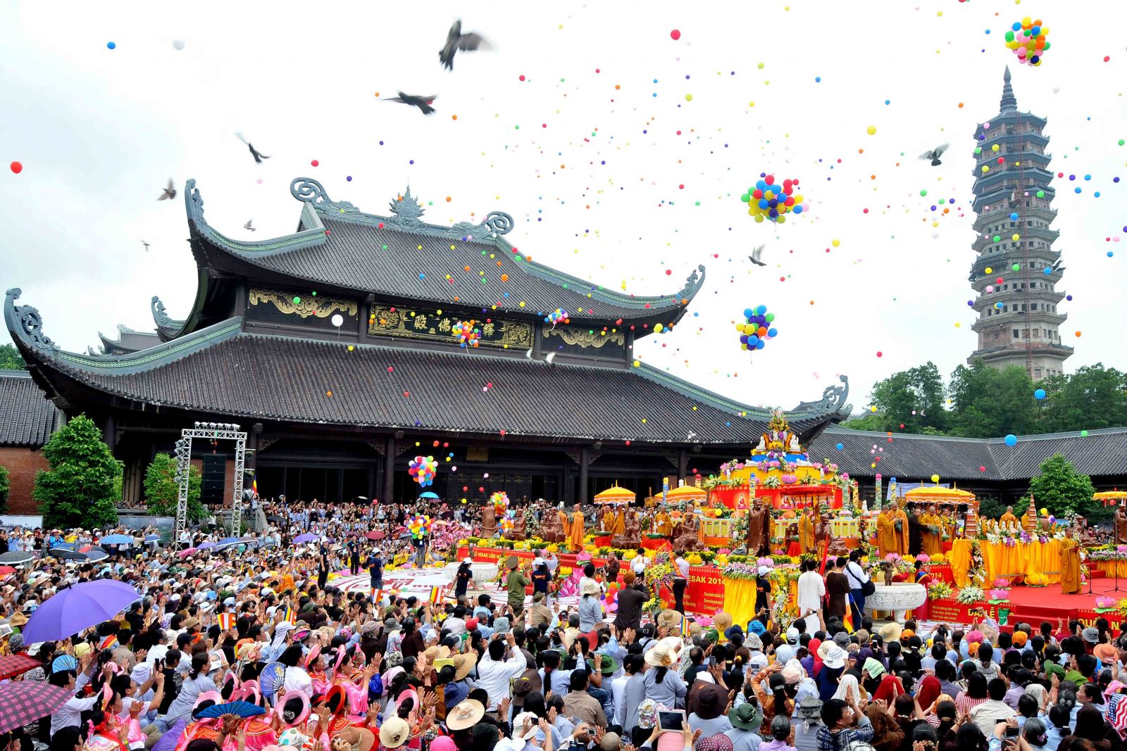 Tổng hợp lễ hội chùa đầu năm không thể bỏ qua