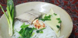 Bún măng vịt cho bữa tối mùa hè