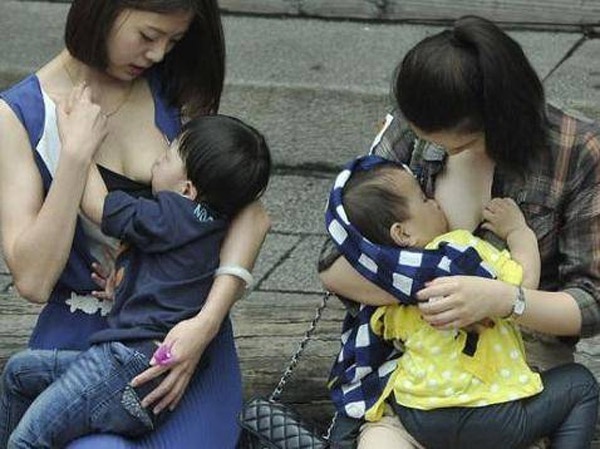 Bí kíp giúp mẹ phòng ngực xệ sau khi sinh con