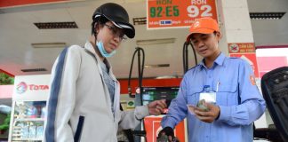 Xăng E5 phải rẻ hơn nữa người ta mới xài 