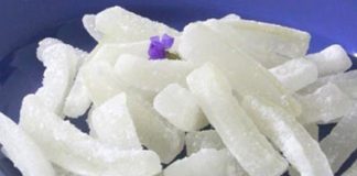 Hướng dẫn làm mứt bí thơm ngon đón Tết me