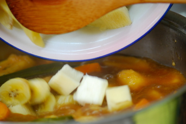 Chè chuối khoai lang - món ăn vặt nổi tiếng của Indonesia