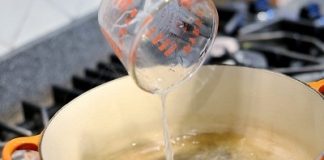 Cách làm vẹm biển sốt nước cốt dừa béo ngậy 