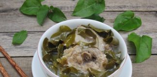 Canh thịt gà nấu lá giang