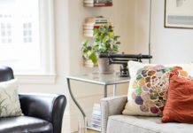 6 mẹo trang trí đơn giản cho bàn uống nước thêm đẹp 1