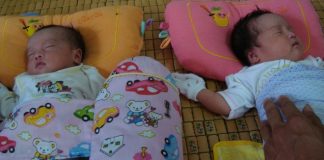 Chồng có 7 con tinh trùng, vợ sinh 2 con kháu khỉnh