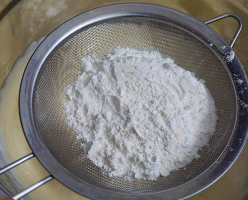 Cách làm bánh bông lan siêu ngon - 7