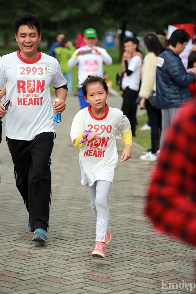 Trẻ Thủ đô tham gia chạy ủng hộ quỹ Vì trái tim 2015