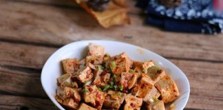 Cách làm đậu sốt cay đơn giản trong 