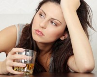 Uống rượu ảnh hưởng đến làn da như thế nào?