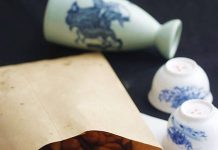 Tự làm lạc rang ớt cay ngon hơn quán nhậu Cách làm lạc rang ớt cay