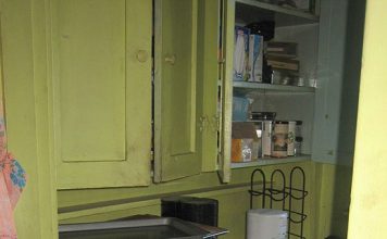 Biến hóa cho phòng bếp tồi tàn thành không gian rực rỡ sắc màu