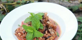 Thịt viên sốt cà