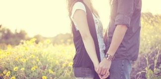 Người vợ 19 tuổi năm lần bảy lượt bị chồng 'rũ bỏ' vì 'quá đát'