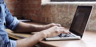 Người Pháp không thể gõ tiếng Pháp trên bàn phím do họ sản xuất